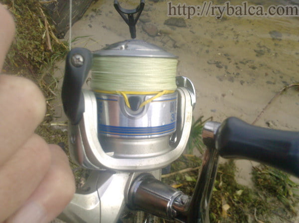 клипсуем леску на шпуле фото 2